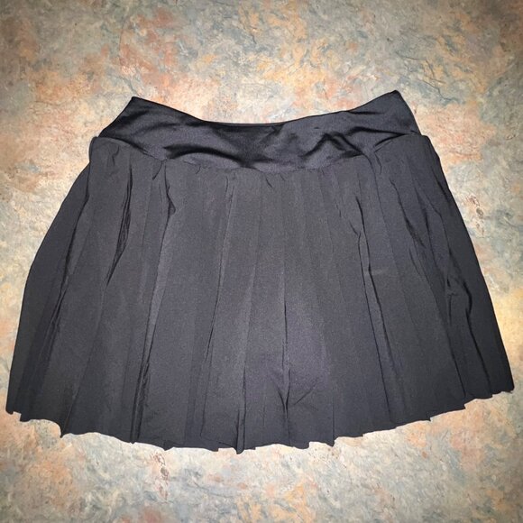 DSG Performance Mid-Rise Skort With Built-In Shorts, Medium, Black - Picture 1 of 9